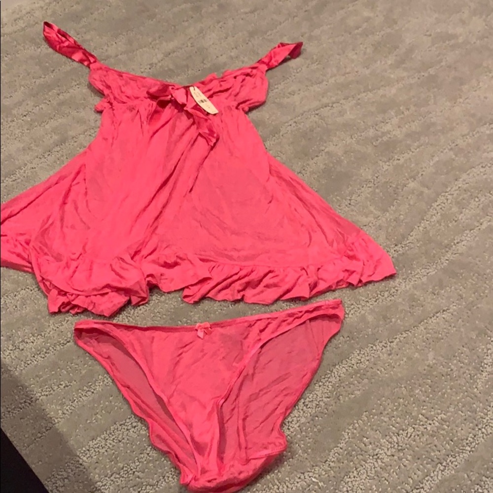 NWT Victoria’s Secret lingerie set size M